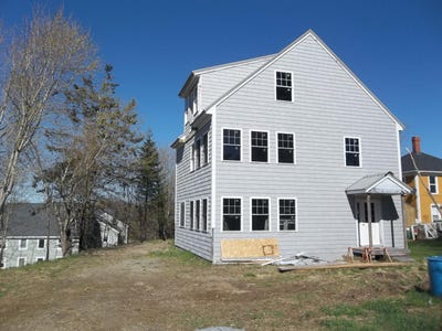 /international/us/5-burns-place-eastport-me-110109392948/