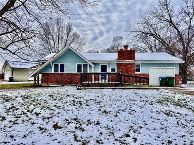 /international/us/209-e-walnut-street-cleveland-mo-110101624802/