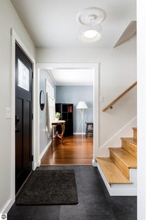 /international/us/1704-comanche-street-traverse-city-mi-110105868133/