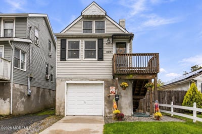 /international/us/920-6th-street-union-beach-nj-110110368669/