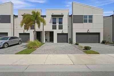 /international/us/3905-se-mentmore-lane-stuart-fl-110108407998/
