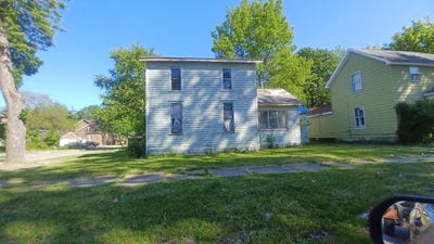 /international/us/921-monroe-street-saginaw-mi-110108444711/
