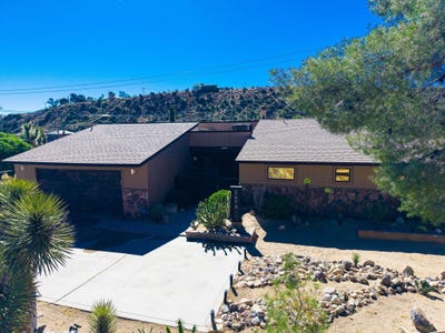 /international/us/7674-rockaway-avenue-yucca-valley-ca-110105766169/