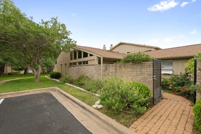 /international/us/8107-middle-ct-austin-tx-110107319170/