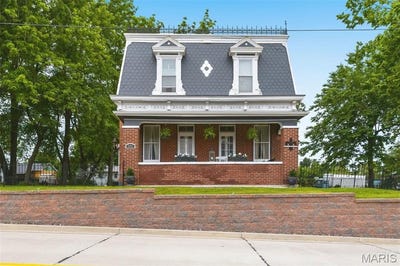 /international/us/404-e-centerville-road-columbia-il-110108364012/