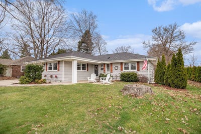 /international/us/3804-grove-avenue-mchenry-il-110107514882/