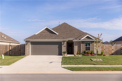 /international/us/1108-greendale-avenue-lowell-ar-110110343242/