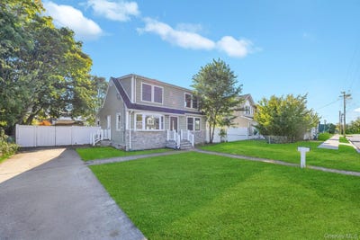 /international/us/259-35th-street-lindenhurst-ny-110107826447/
