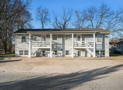 /international/us/416-river-street-three-rivers-mi-110103651557/