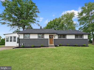 /international/us/201-s-garden-boulevard-beverly-nj-110108885255/