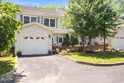 /international/us/241-catherine-street-buchanan-ny-110108710906/