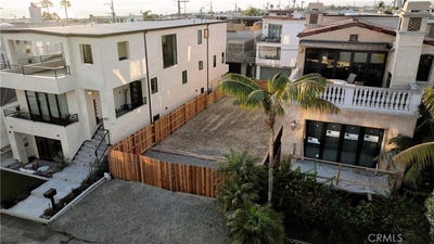 /international/us/437-29th-street-manhattan-beach-ca-110096956703/