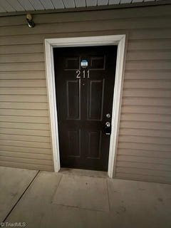 /international/us/4455-brassfield-drive-winston-salem-nc-110108495893/