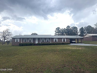 /international/us/4642-river-drive-marianna-fl-110106346187/