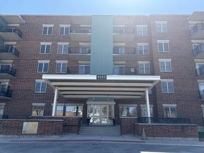 /international/us/9355-irving-park-road-schiller-park-il-110107055697/