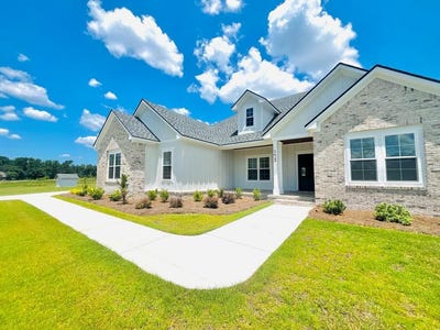 /international/us/173-indian-creek-circle-adel-ga-110101180147/