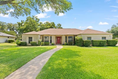/international/us/419-olympia-fields-meadowlakes-tx-110119726714/