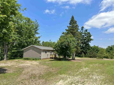 /international/us/2734-olson-cheboygan-mi-110100780408/