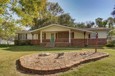 /international/us/5744-s-roanoke-avenue-springfield-mo-110120769209/