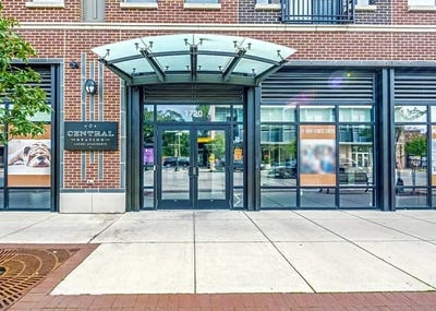 /international/us/1720-central-street-evanston-il-110103546023/