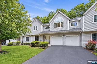 /international/us/3-drake-drive-hillsdale-nj-110110370973/