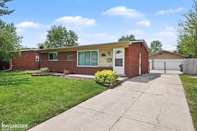 /international/us/35619-seville-street-clinton-township-mi-110108179925/