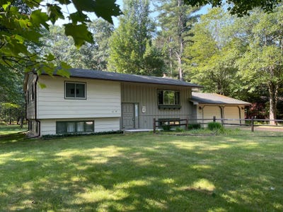 /international/us/8477-hwy-70-st-germain-wi-110101144396/