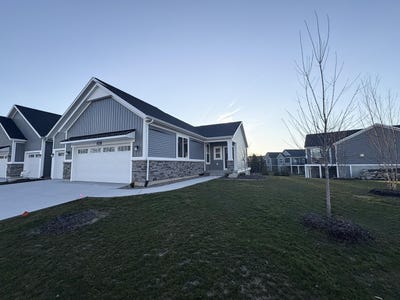 /international/us/2551-ravines-trail-drive-sw-byron-center-mi-110104192142/