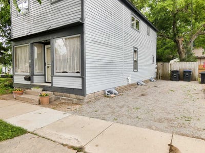 /international/us/107-s-andrews-street-shawano-wi-110108693353/