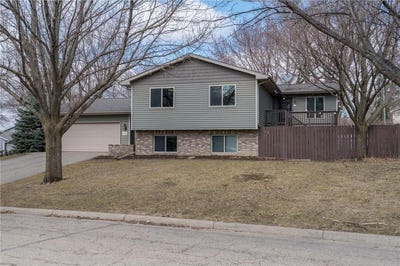 /international/us/140-peggy-lane-eagle-lake-mn-110106495285/