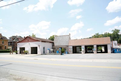 /international/us/132-south-high-street-morgantown-wv-110108548495/