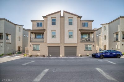 /international/us/7003-crimson-shadow-street-north-las-vegas-nv-110108399026/