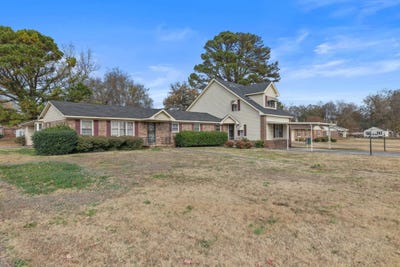 /international/us/601-trenholm-memorial-dr-tuscumbia-al-110106672823/