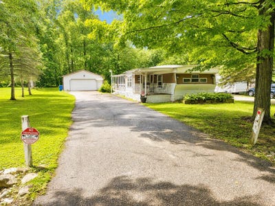 /international/us/309-northway-drive-houghton-lake-mi-110109186440/