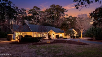 /international/us/6-amberly-lane-bluffton-sc-110105415007/