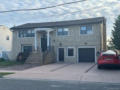 /international/us/497-pierce-street-oceanside-ny-110108910924/
