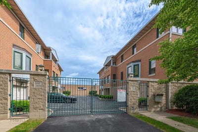 /international/us/3804-w-devon-avenue-lincolnwood-il-110108293568/