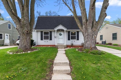 /international/us/608-pennsylvania-ave-west-bend-wi-110107693147/