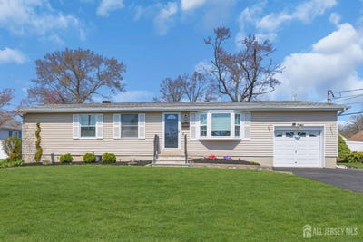 /international/us/71-pine-street-spotswood-nj-110107353528/