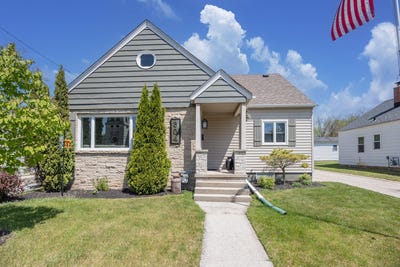 /international/us/304-fredonia-ave-fredonia-wi-110108239323/