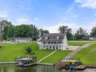 /international/us/280-alabama-shores-rd-muscle-shoals-al-110100676365/