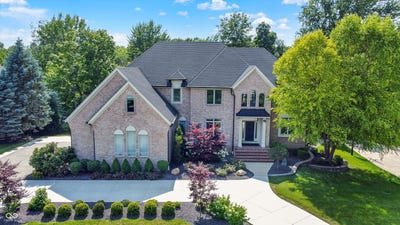 /international/us/13934-salsbury-creek-drive-carmel-in-110099233995/