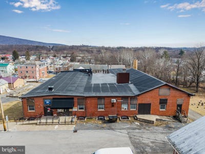 /international/us/133-135-s-5th-street-newport-pa-110106812315/