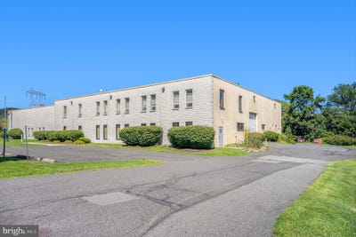 /international/us/1090-reading-ave-boyertown-pa-110087644884/