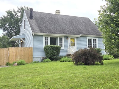 /international/us/23w563-woodworth-place-roselle-il-110109068087/