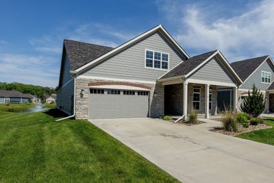 /international/us/908-s-100th-street-west-des-moines-ia-110108333628/