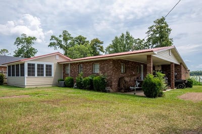 /international/us/7877-spring-creek-drive-donalsonville-ga-110100835555/