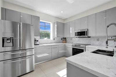 /international/us/1033-ne-17th-way-fort-lauderdale-fl-110101509811/