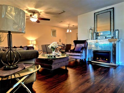 /international/us/1390-nw-70th-lane-margate-fl-110106475926/