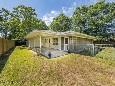 /international/us/4905-courthouse-road-gulfport-ms-110107480798/
